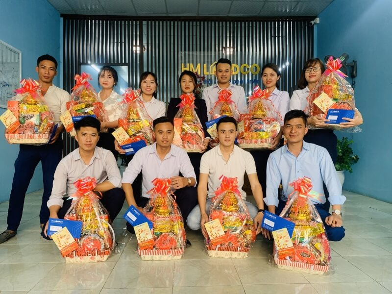 quà tết cho cán bộ nhân viên