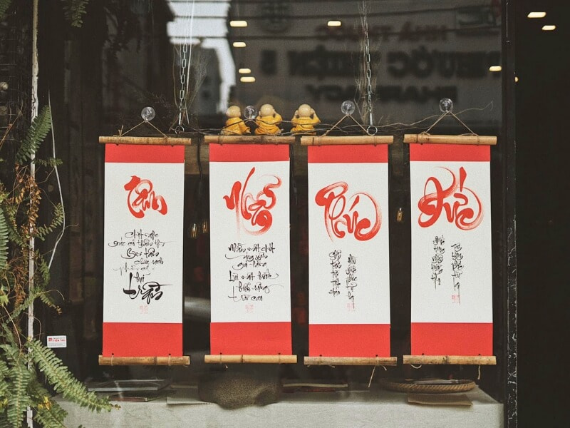 Câu đối thư pháp Tết