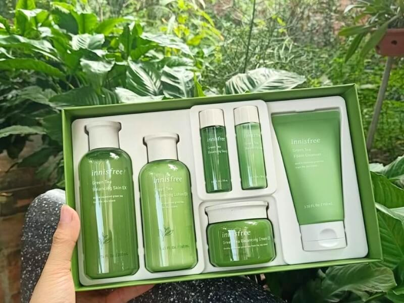 Mỹ phẩm tặng bạn gái