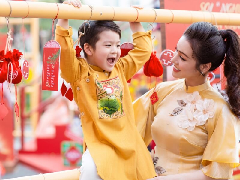 chuẩn bị quà Tết cho bé