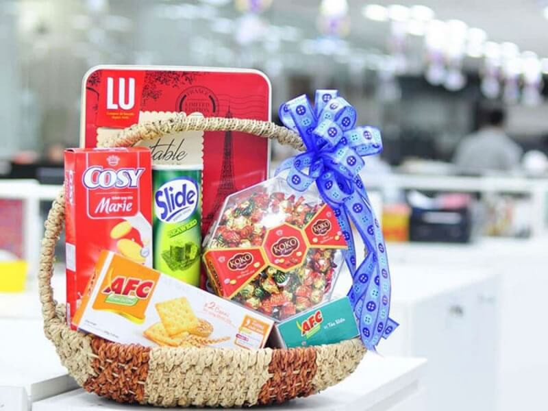 mẫu giỏ quà Tết bình dân giá rẻ